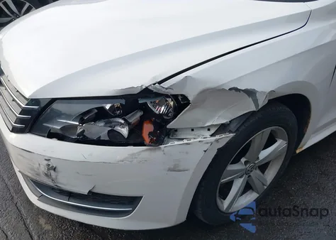 2012 Volkswagen Passat 2.5L Se из США, поврежденный, VIN 1VWBP7A32CC106245